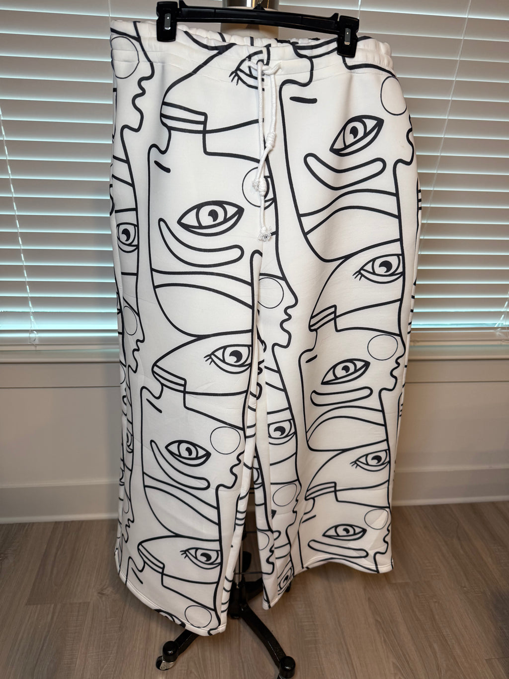 White/Black Print Wide leg Pants (1X)